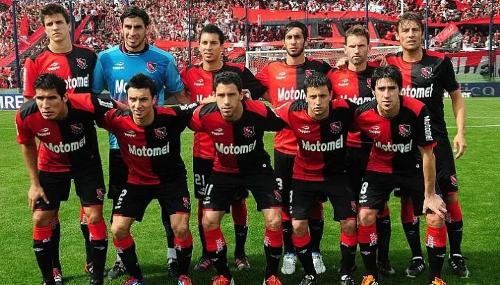 jugadores que jugaron en boca y newell's - Qué famosos son de Newell's